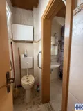 Bad mit Dusche und WC