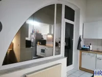 Tolles Rundbogenfenster mit Zugang zum Balkon