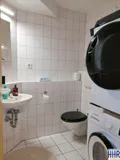 und G-WC mit Waschmaschinenanschluß