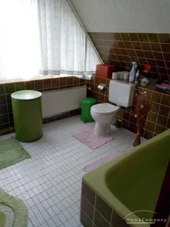 Schönes möbliertes Zimmer mit Parkettfußboden in Sankt-Lorenz-Nord