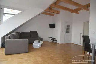 Tolle, zentrale Dachgeschoßwohnung in Kiel, möbliert