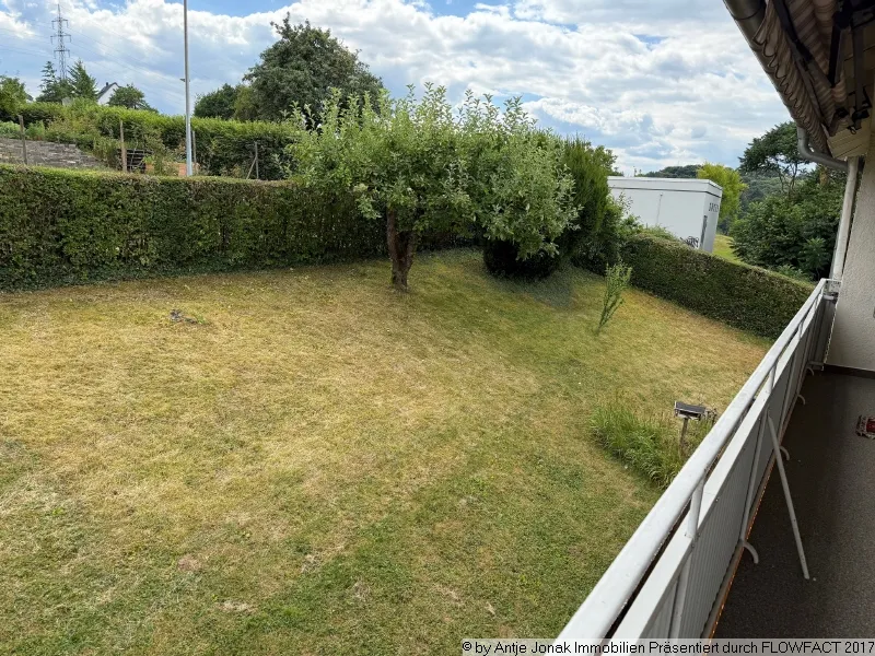Großzügige und familienfreundliche 4 Zimmer-Wohnung mit sonnigem Balkon und Gartennutzung in Uhingen