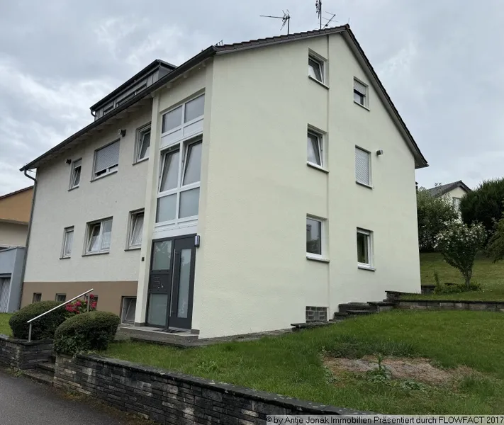 Große und familienfreundliche 3,5 Zimmer-Wohnung mit sonnigem Balkon und Gartennutzung in Uhingen