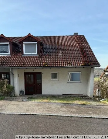 Großzügige 2,5 Zimmer-Wohnung mit Balkon und Stellplatz in sonniger Lage von Oberboihingen