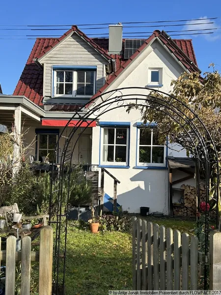 Liebevoll saniertes Einfamilienhaus mit au&szlig;ergew&ouml;hnlichem Ambiente mit sonnigem Garten in Wendlingen