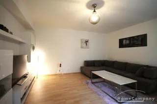 ***Westend (8069376) Helle Tiefparterre Wohnung mit eigener, grosser Terrasse/Garten