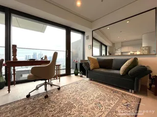 Westend 8072246 - Möbliertes 2-Zimmerpartment mit tollem Skyline-Panorama
