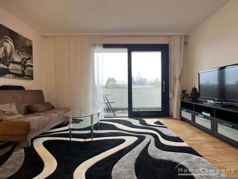 Schwalbach
8072417 - 
Neu möbliertes Apartment mit PKW-Stellplatz