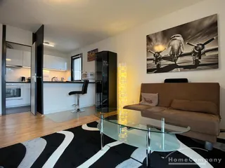 Schwalbach
8072417 - 
Neu möbliertes Apartment mit PKW-Stellplatz