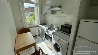Nordend  AG8049123 - Modern eingerichtete Wohnung incl. Hausrat