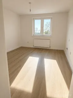 Sachsenhausen 
8072604- Hochwertige Maisonettealtbauwohnung in bester Wohnlage