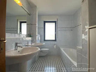 Oberursel AG8072755 - Großflächiges Penthouseapartment mit 5 separaten Zimmern