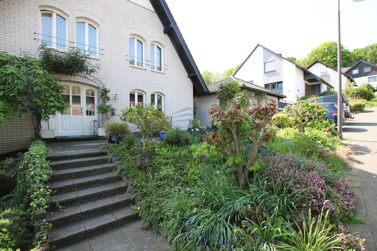 Einganngsbereich-Vorgarten