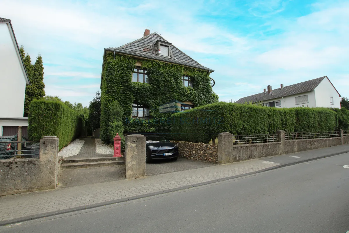 Straßenansicht