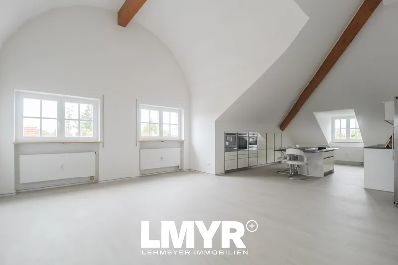 &Uuml;ber den D&auml;chern des Westens: 3 ZKB am Haslangpark