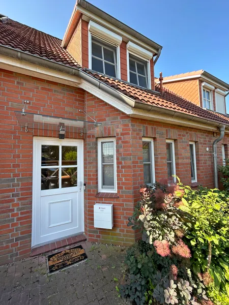 Hochwertig saniertes Reihenmittelhaus mit Wintergarten und Garage in Kirchweyhe