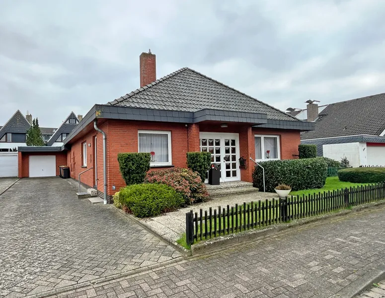 Gepflegter Bungalow mit ausgebauten DG in zentraler Lage von Kirchweyhe!