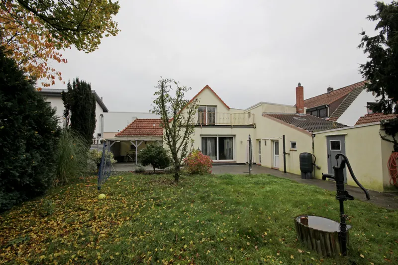 Großzügiges Einfamilienhaus zentral in Bremen-Arsten