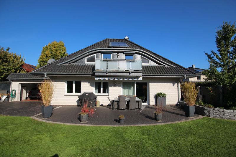 Hochwertiges KfW 55 Effizienzhaus: Ein Wohntraum in Kirchweyhe!