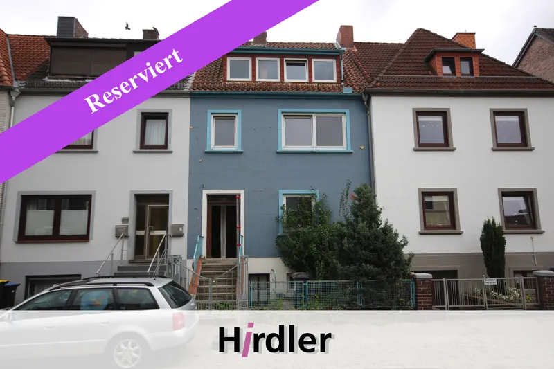 Sanierungsbed&uuml;rftiges Reihenmittelhaus mit zwei Wohneinheiten in Bremen-Hemelingen