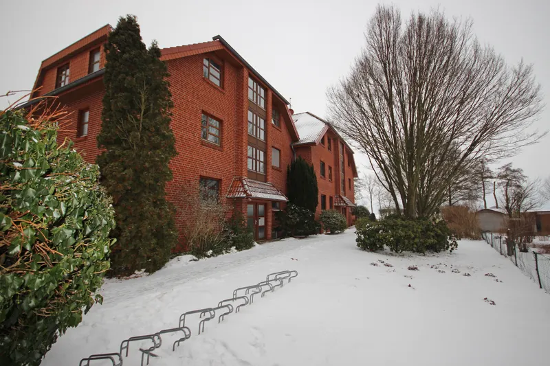 Frisch renovierte 2-Zimmer-Wohnung mit S&uuml;dwest-Terrasse und neuer Einbauk&uuml;che