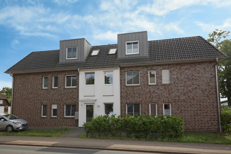Helle, moderne Dachgeschosswohnung mit Garage zentral in Weyhe-Leeste!