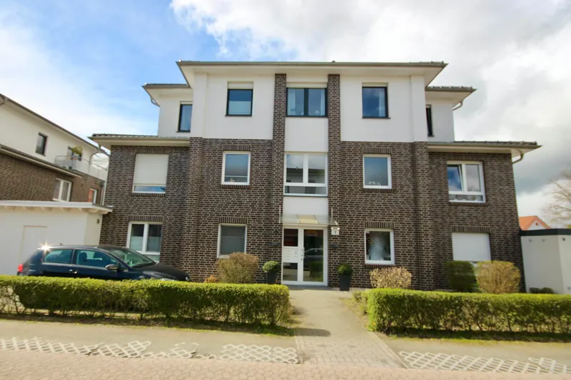 Moderne und helle 3 Zimmer-Wohnung in Leeste mit Aufzug, Garage und Stellplatz