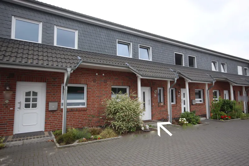 Neuwertiges Reihenmittelhaus mit Doppelgarage in Leeste
