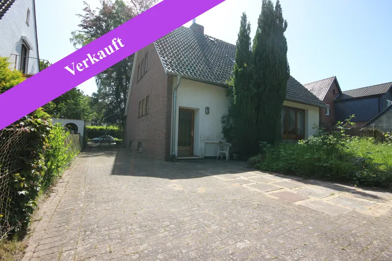 Einfamilienhaus mit Sanierungsbedarf auf gro&szlig;em Grundst&uuml;ck in ruhiger Lage von Weyhe-Leeste